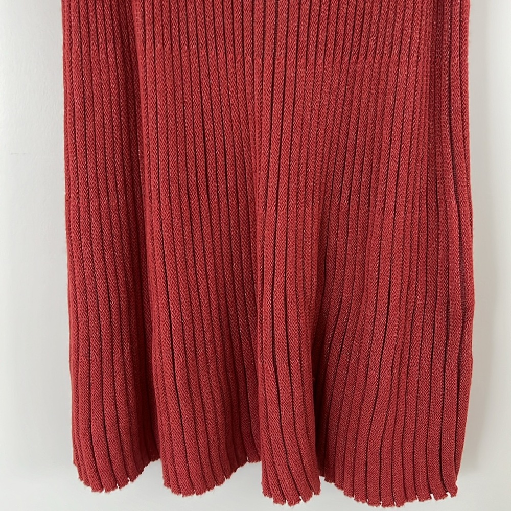 Red Tank - Picture 3 of 6